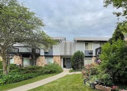 E Old Willow Rd Apt 103 - Prospect Heights, IL